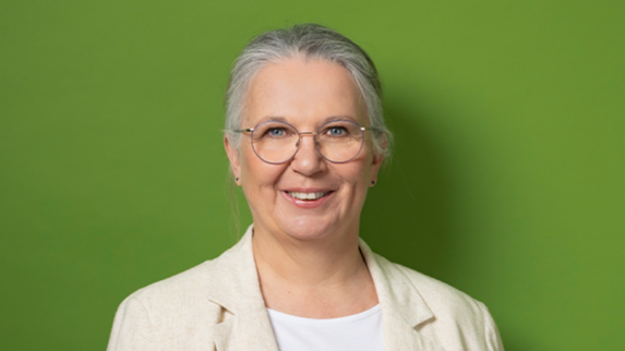 Portraitfoto von Karin Prauhart