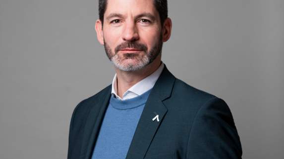 Portraitfoto von Matthias Kandler